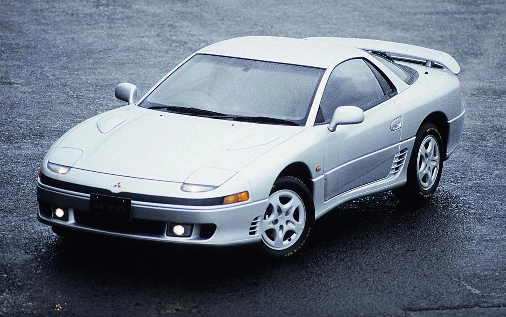 Mitsubishi_GTO_1_generation__Coupe__2.jpg