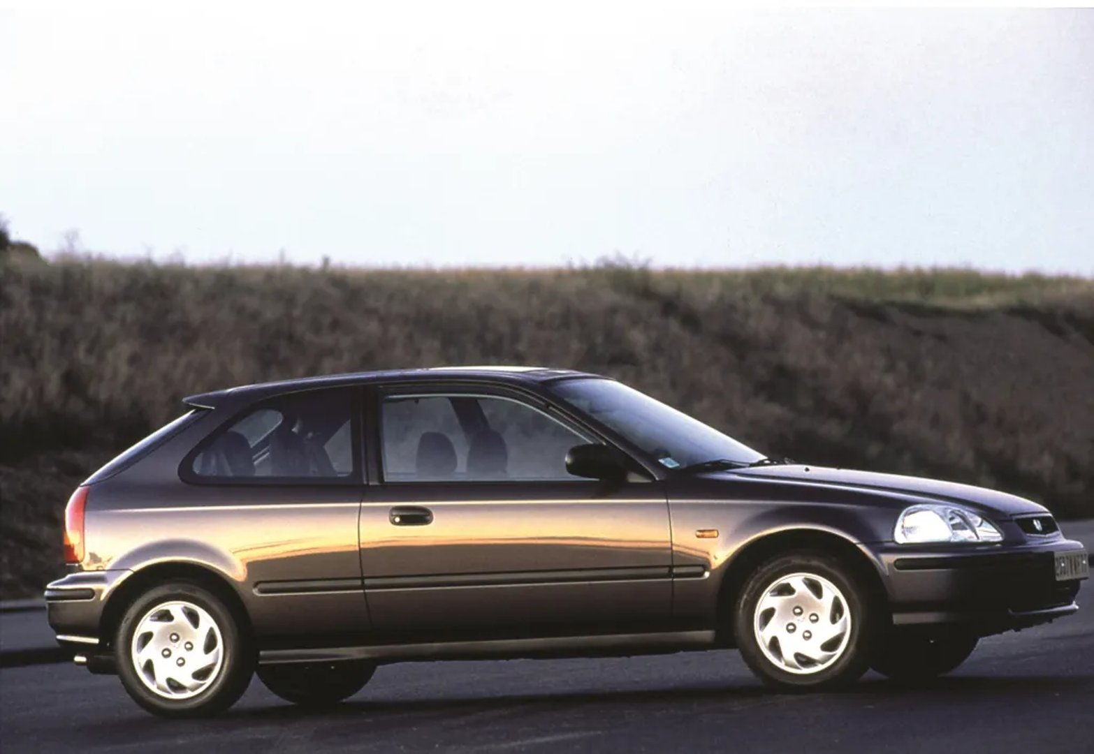 Honda_Civic_6_generation__Hatchback_3-door__8.jpg