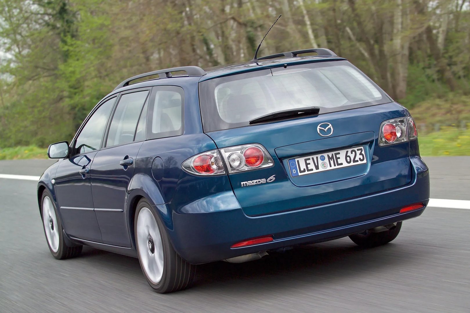 Mazda_6_1_generation_restyling__Estate_5-door__1.jpg
