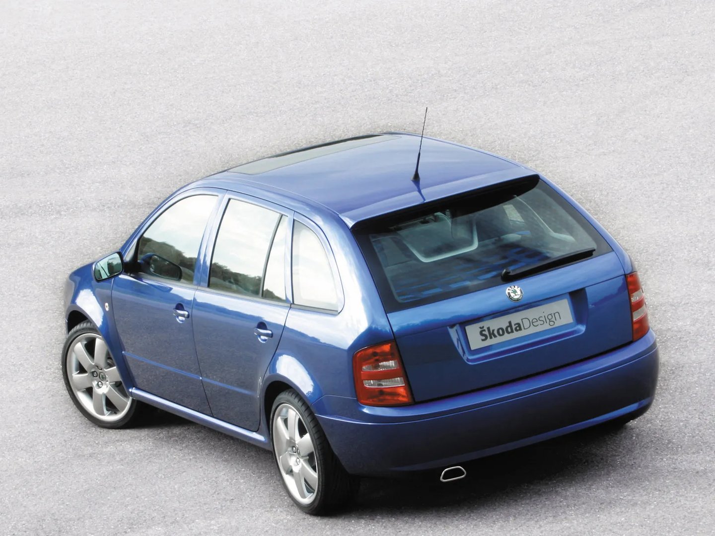 Skoda_Fabia_1_generation__Estate_5-door__1.jpg