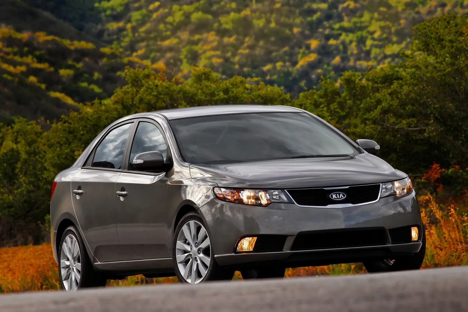 Kia_Forte_1_generation__Sedan__2.jpg