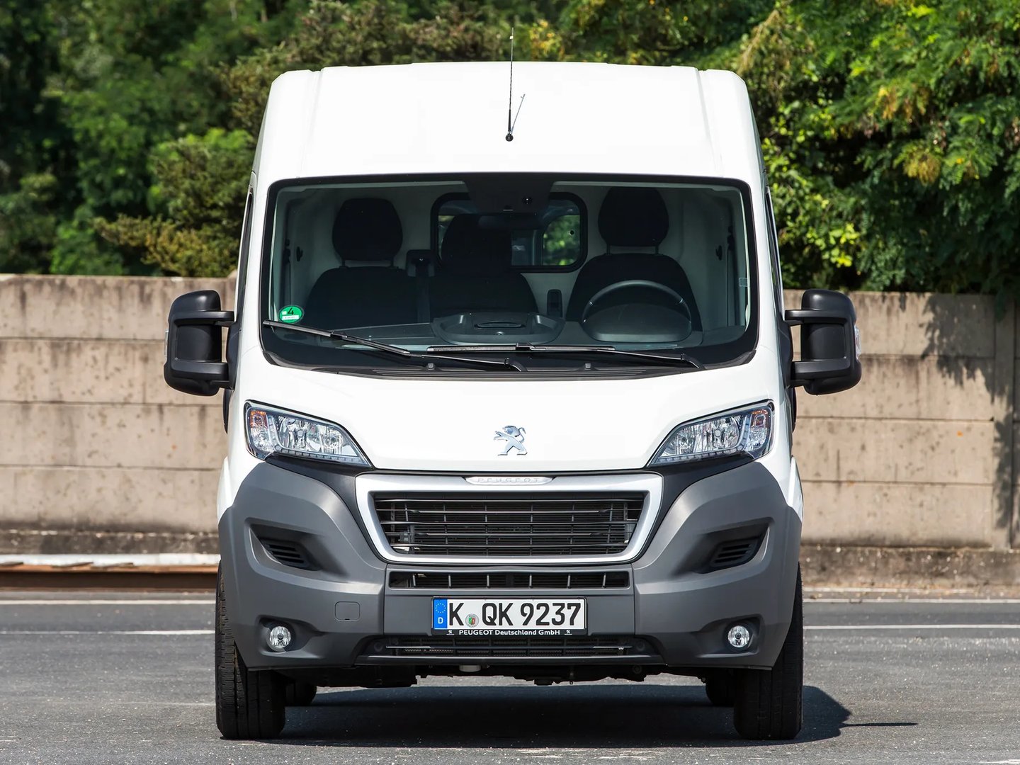 Peugeot_Boxer_2_generation_restyling_1__Van__3.jpg