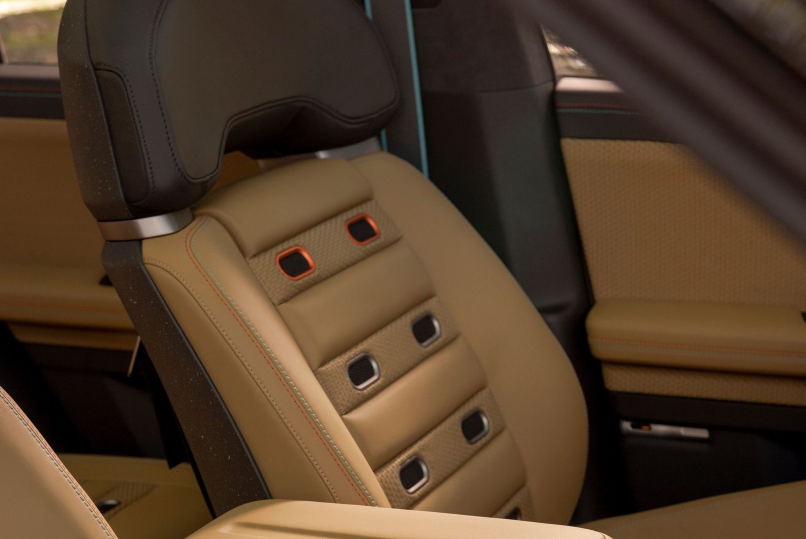 rivian_R3X_1_generation__SUV_5-doors__18.jpg