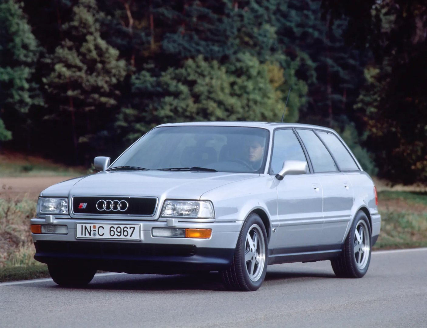 Audi_S2_1_generation__Estate_5-door__4.jpg