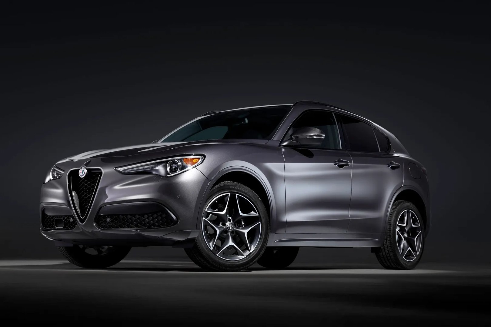 Alfa Romeo_Stelvio_1_generation_restyling__SUV_5-doors__7.jpg