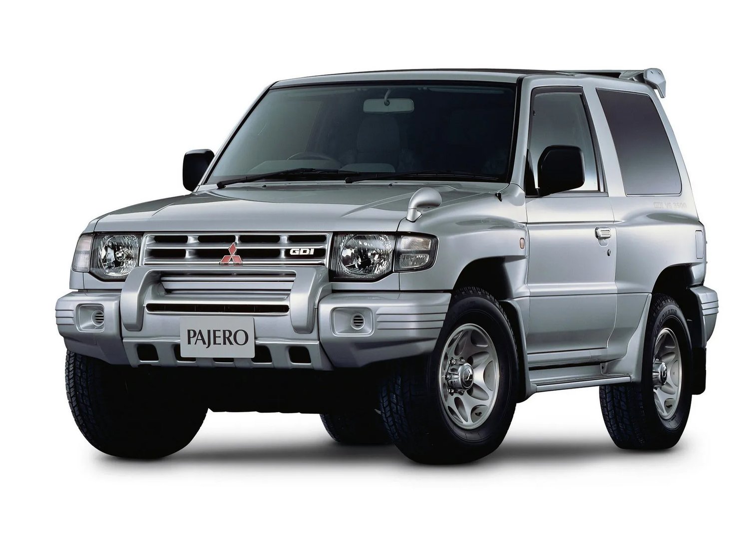 Mitsubishi_Pajero_2_generation_restyling__SUV_3-doors__2.jpg
