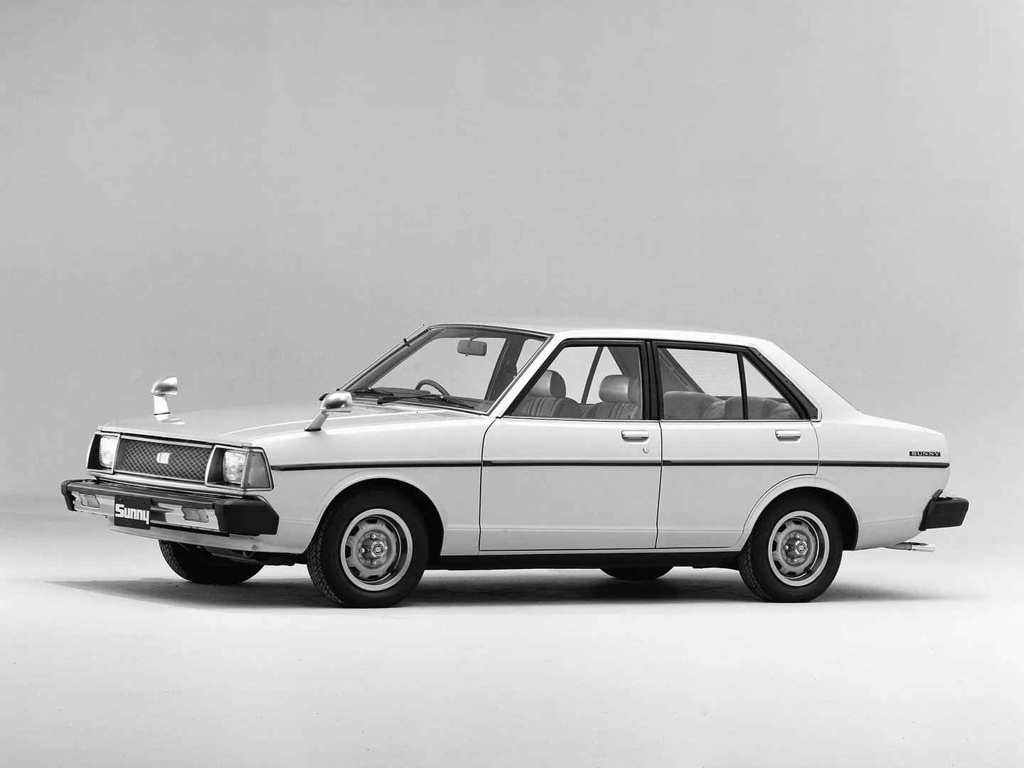 Nissan_Sunny_4_generation__Sedan__2.jpg