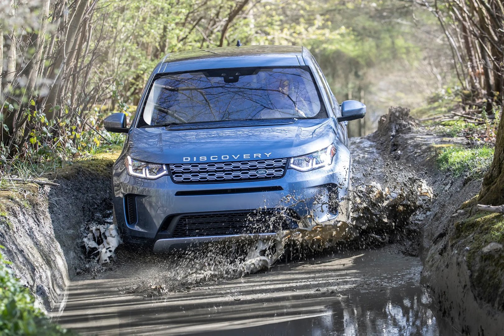Land Rover_Discovery_Sport_1_generation_restyling__SUV_5-doors__10.jpg