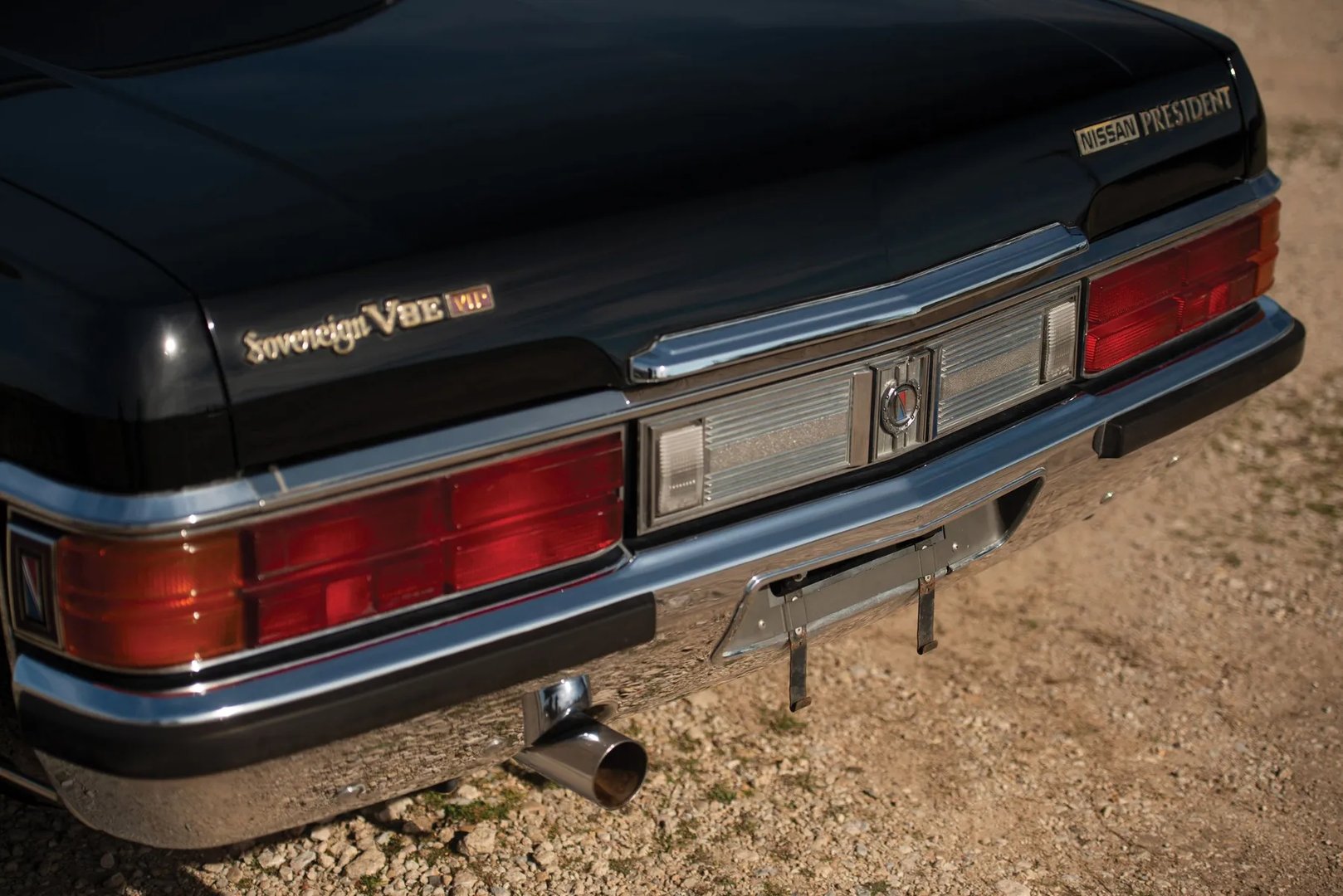 Nissan_President_1_generation__Sedan__8.jpg
