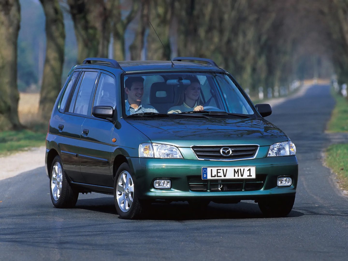 Mazda_Demio_1_generation__Mini_5-doors__8.jpg