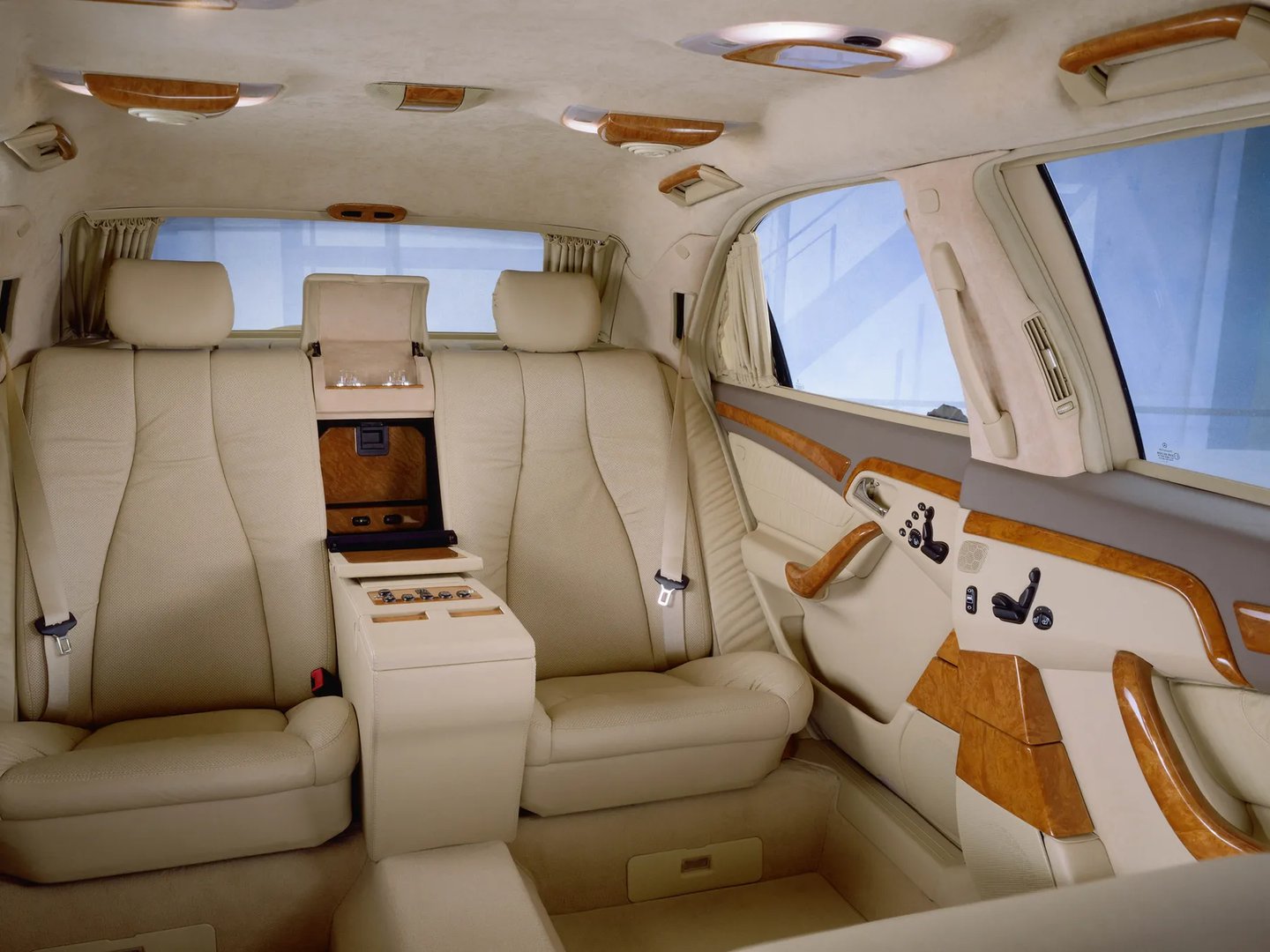Mercedes_S-Class_4_generation__Limousine__6.jpg