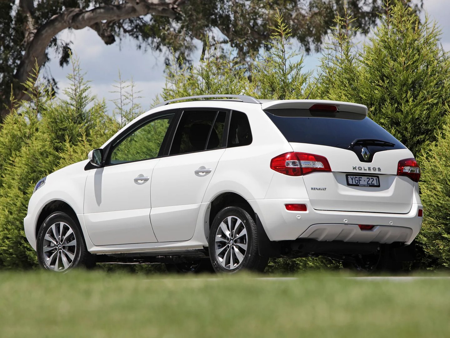 Renault_Koleos_1_generation_restyling__SUV_5-doors__1.jpg