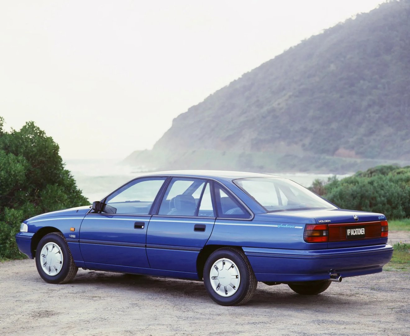 Holden_Commodore_2_generation__Sedan__7.jpg
