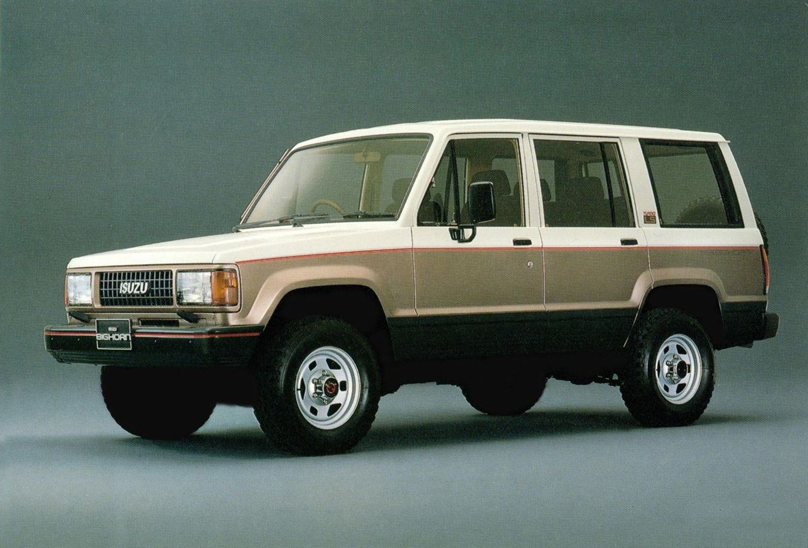 isuzu_Bighorn_1_generation__SUV_5-doors__5.jpg