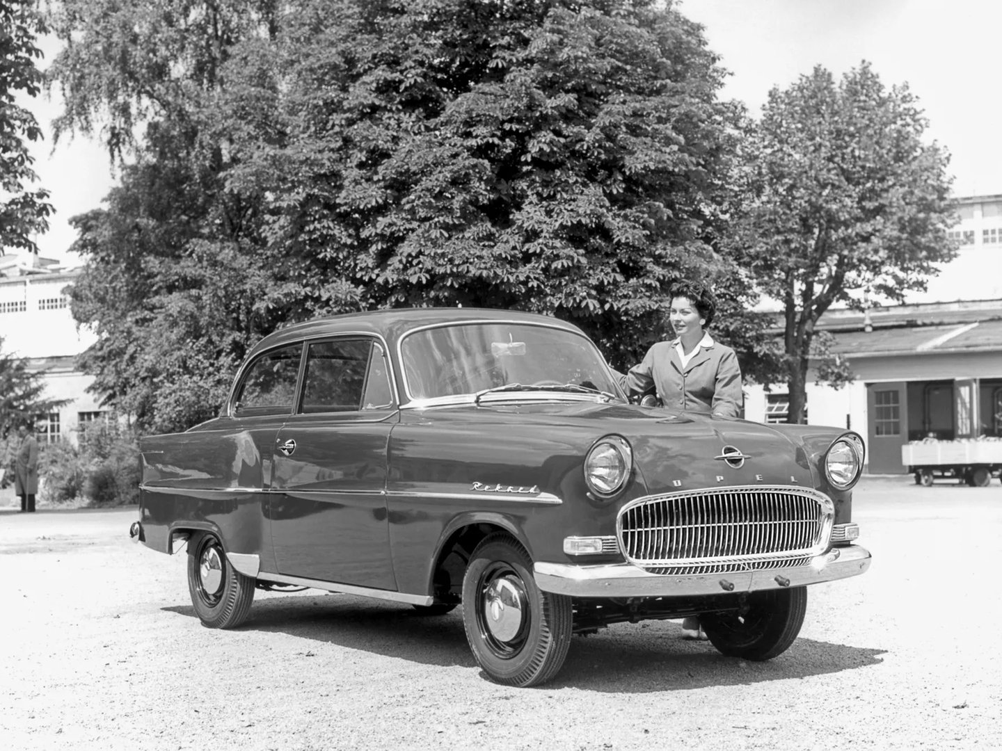 Opel_Olympia_4_generation__Sedan_2-doors__6.jpg
