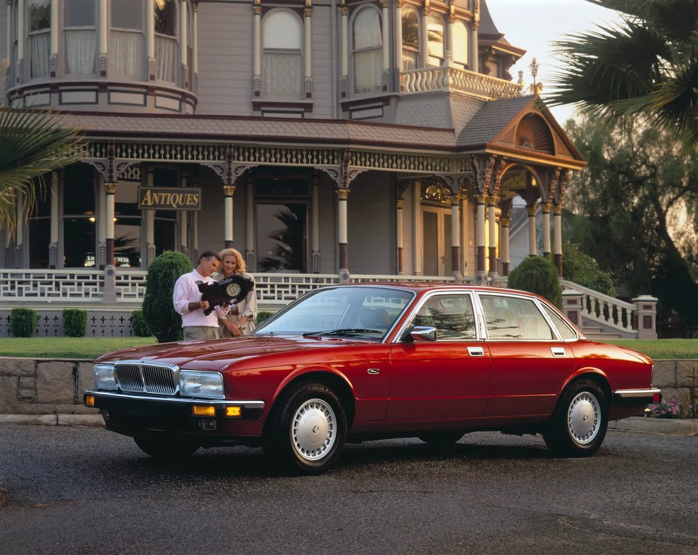 Jaguar_XJ_2_generation__Sedan__2.jpg