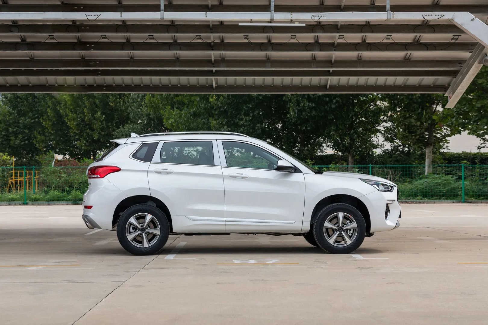 Haval_H6_Coupe_2_generation__SUV_5-doors__4.jpg