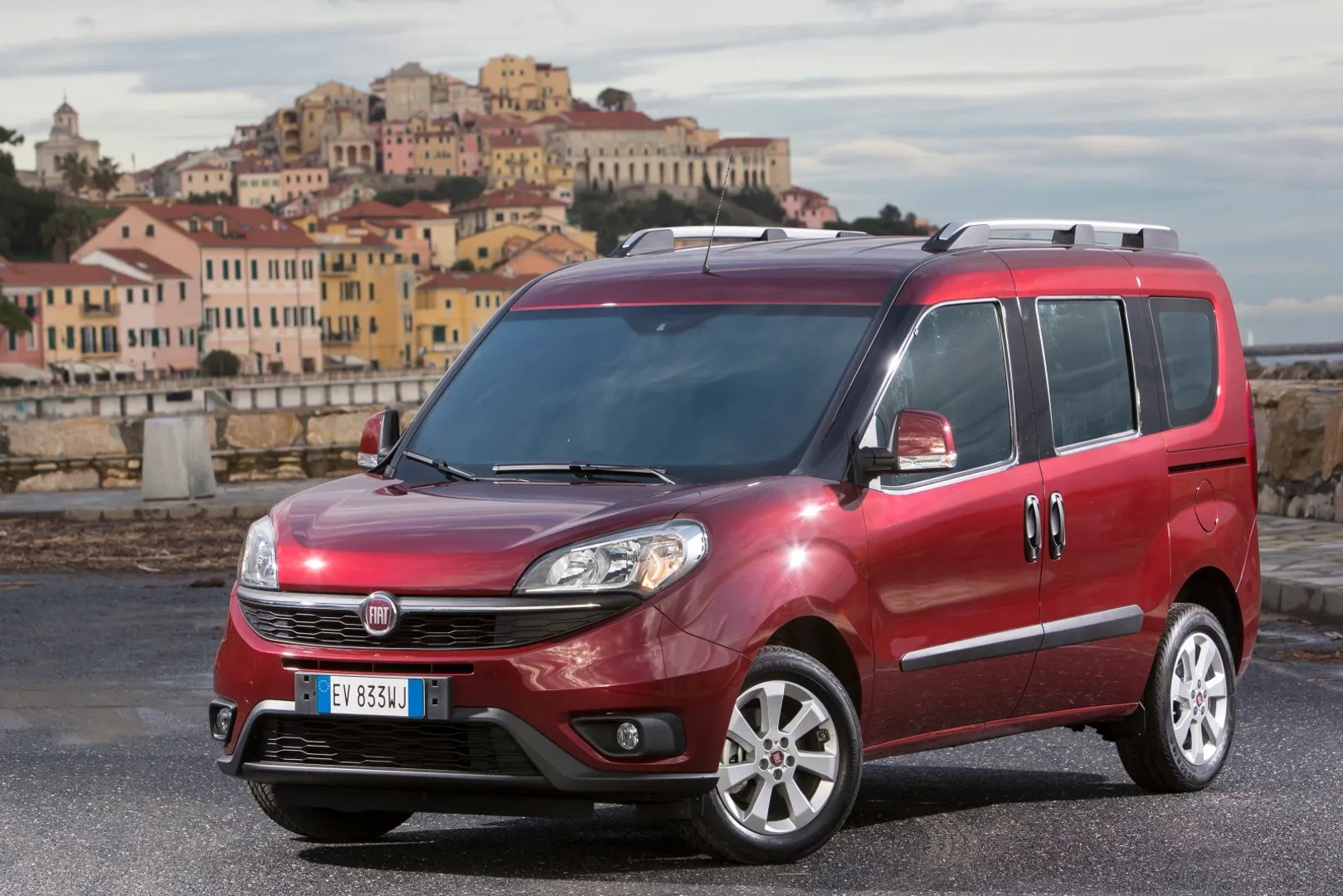 Fiat_Doblo_2_generation_restyling__Compact_Van__1.jpg
