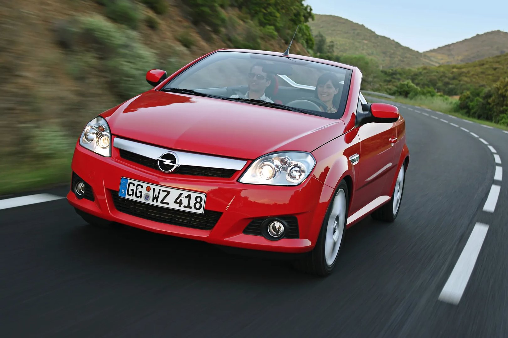 Opel_Tigra_2_generation__Roadster__6.jpg