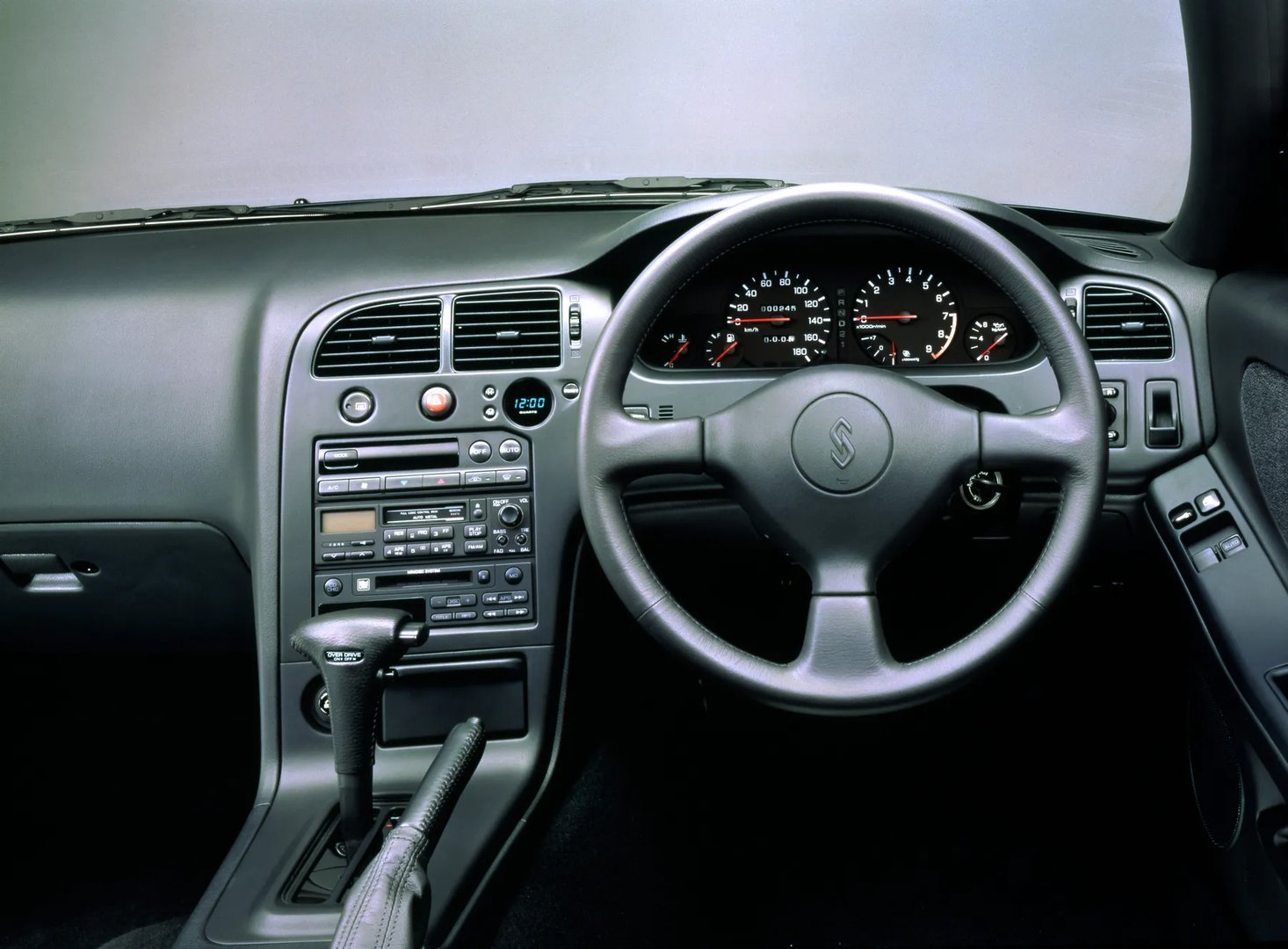 Nissan_Skyline_9_generation__Sedan__6.jpg
