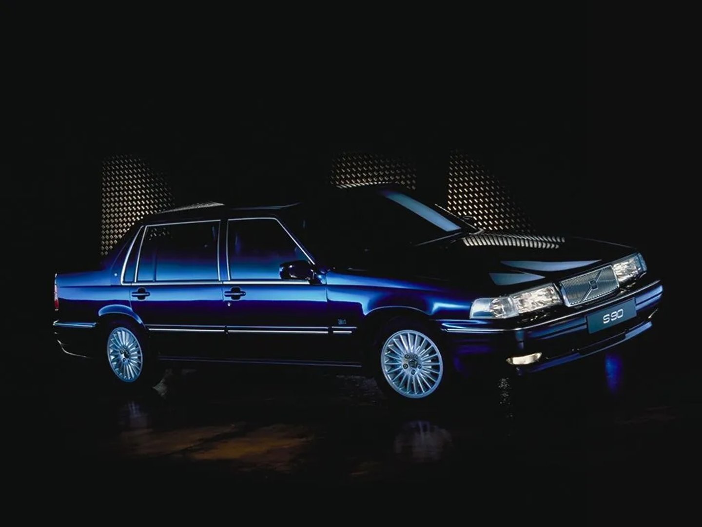 Volvo_S90_1_generation__Sedan__2.jpg