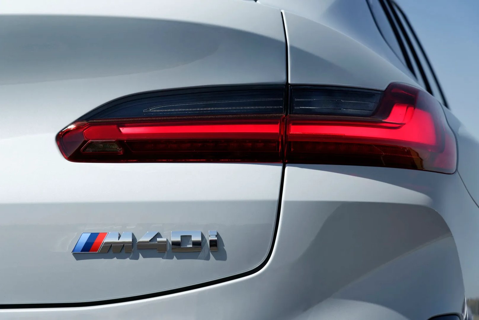 BMW_X4_M_1_generation_restyling_1__SUV_5-doors__10.jpg
