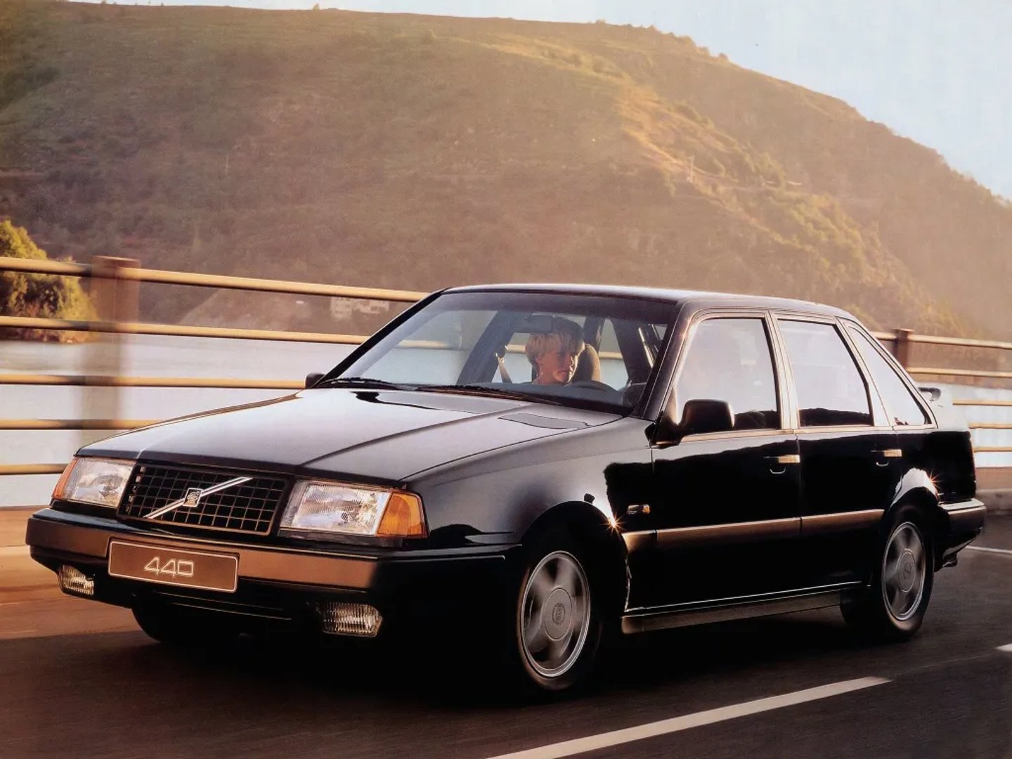Volvo_440_1_generation__Hatchback_5-door__3.jpg