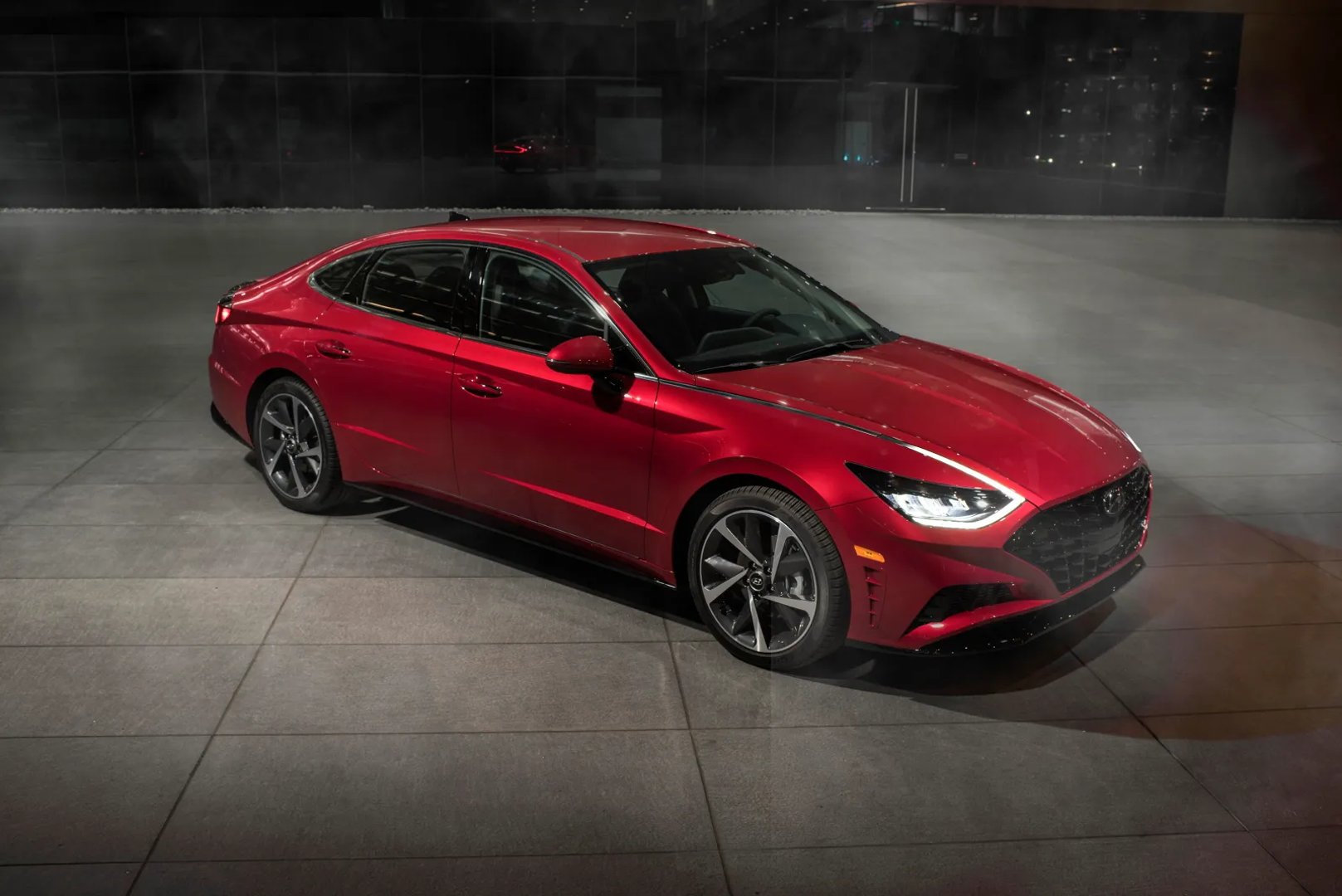 Hyundai_Sonata_8_generation__Sedan__main.jpg