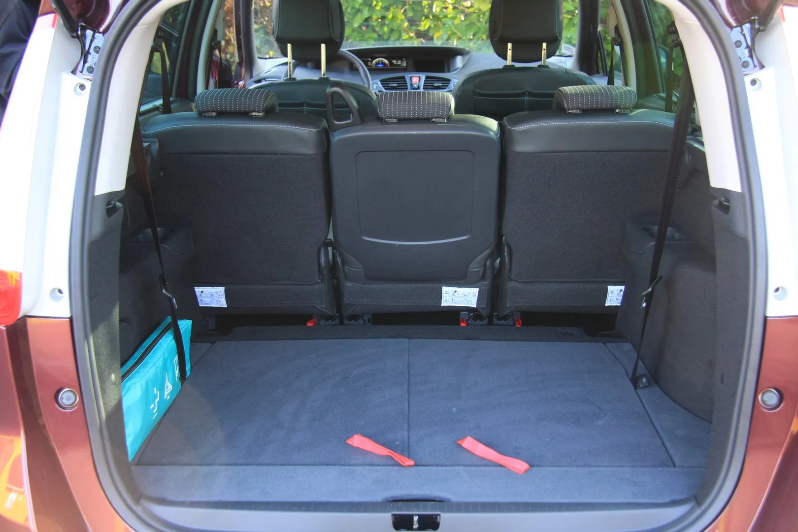 Renault_Grand_Scenic_3_generation_restyling__Compact_Van__1.jpg