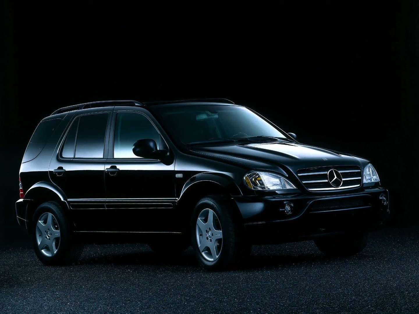 Mercedes_M-Class_AMG_1_generation__SUV_5-doors__1.jpg
