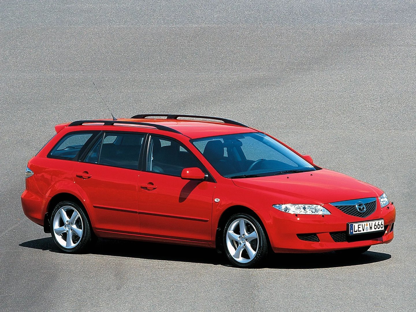 Mazda_6_1_generation__Estate_5-door__4.jpg