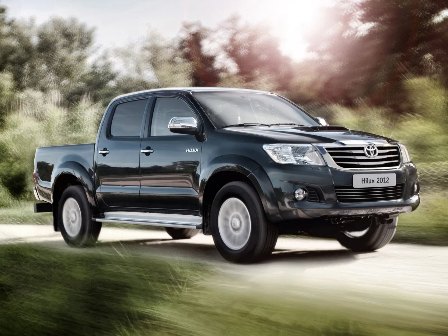 Toyota_Hilux_7_generation_restyling_2__Pickup_double-cab__12.jpg