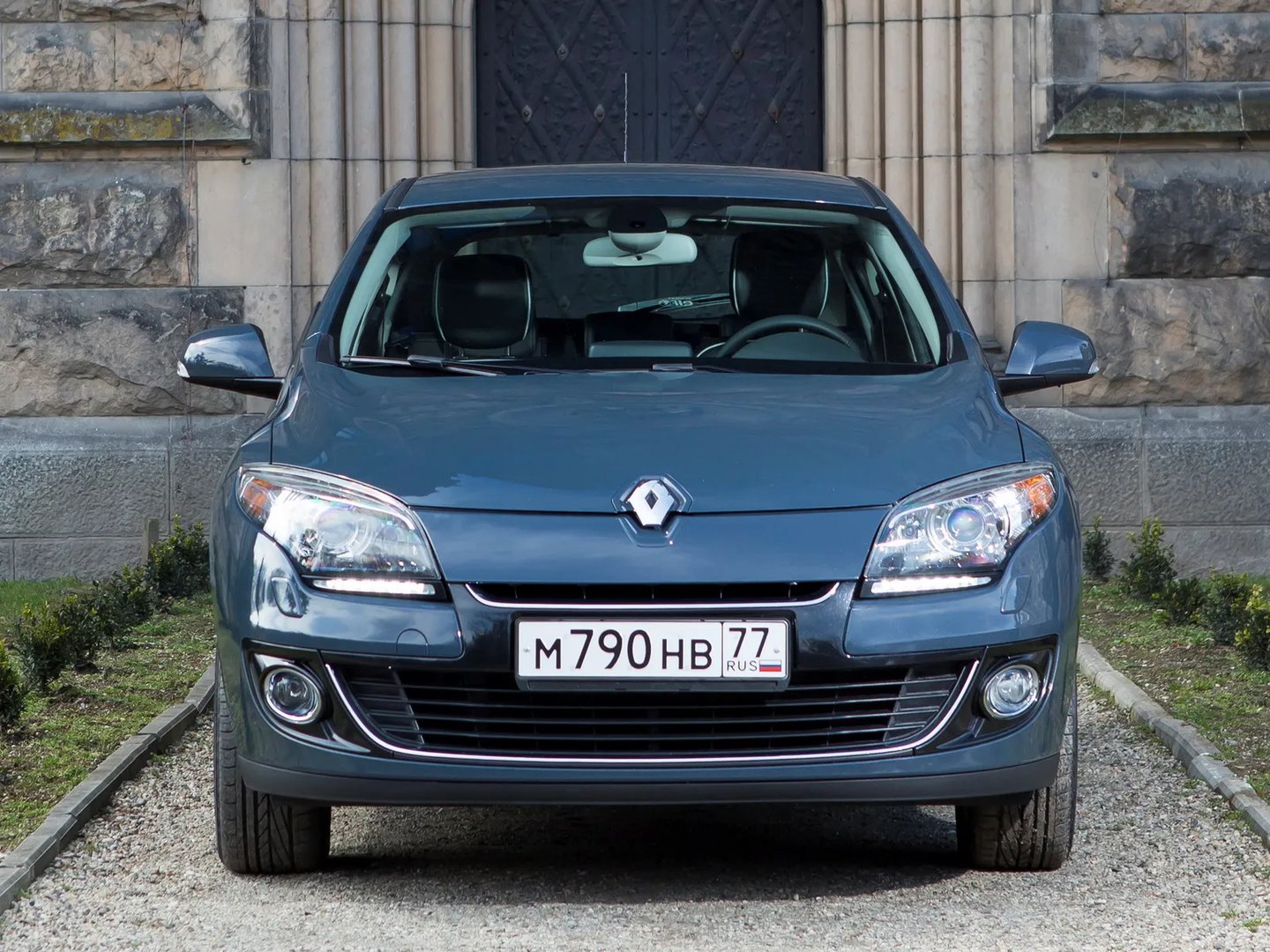 Renault_Megane_3_generation_restyling__Hatchback_5-door__8.jpg