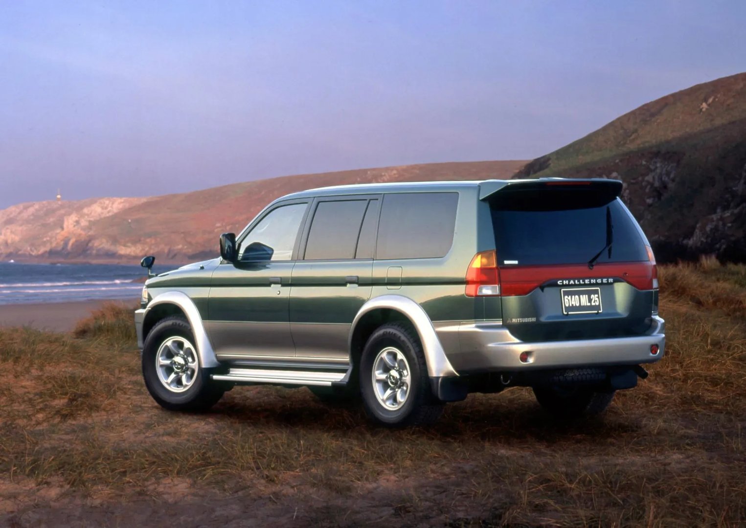 Mitsubishi_Challenger_1_generation__SUV_5-doors__3.jpg