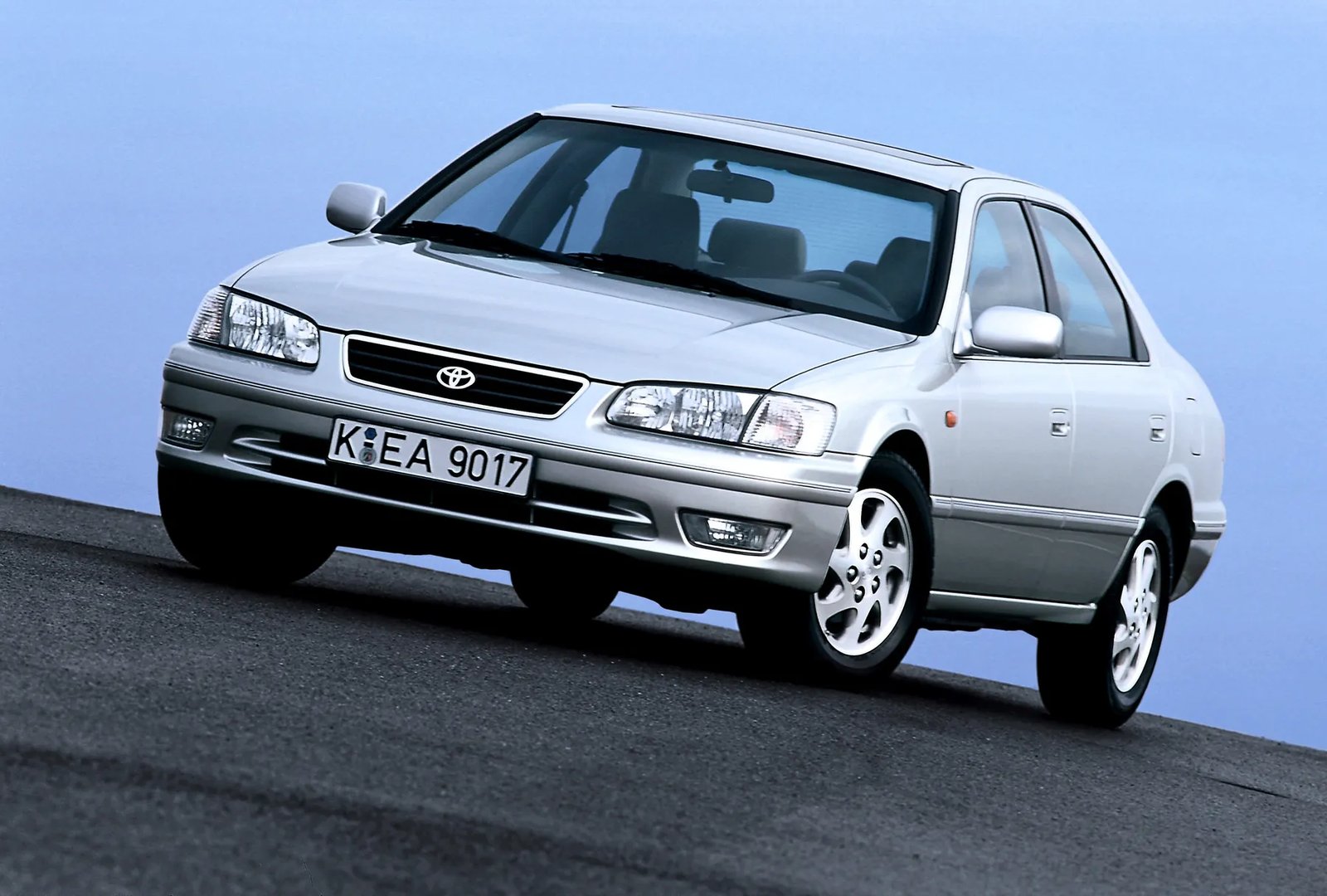 Toyota_Camry_5_generation__Sedan__9.jpg