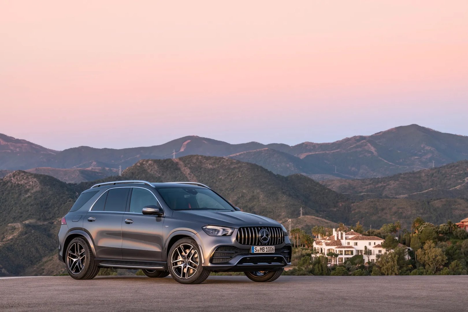 Mercedes_GLE_AMG_2_generation__SUV_5-doors__12.jpg