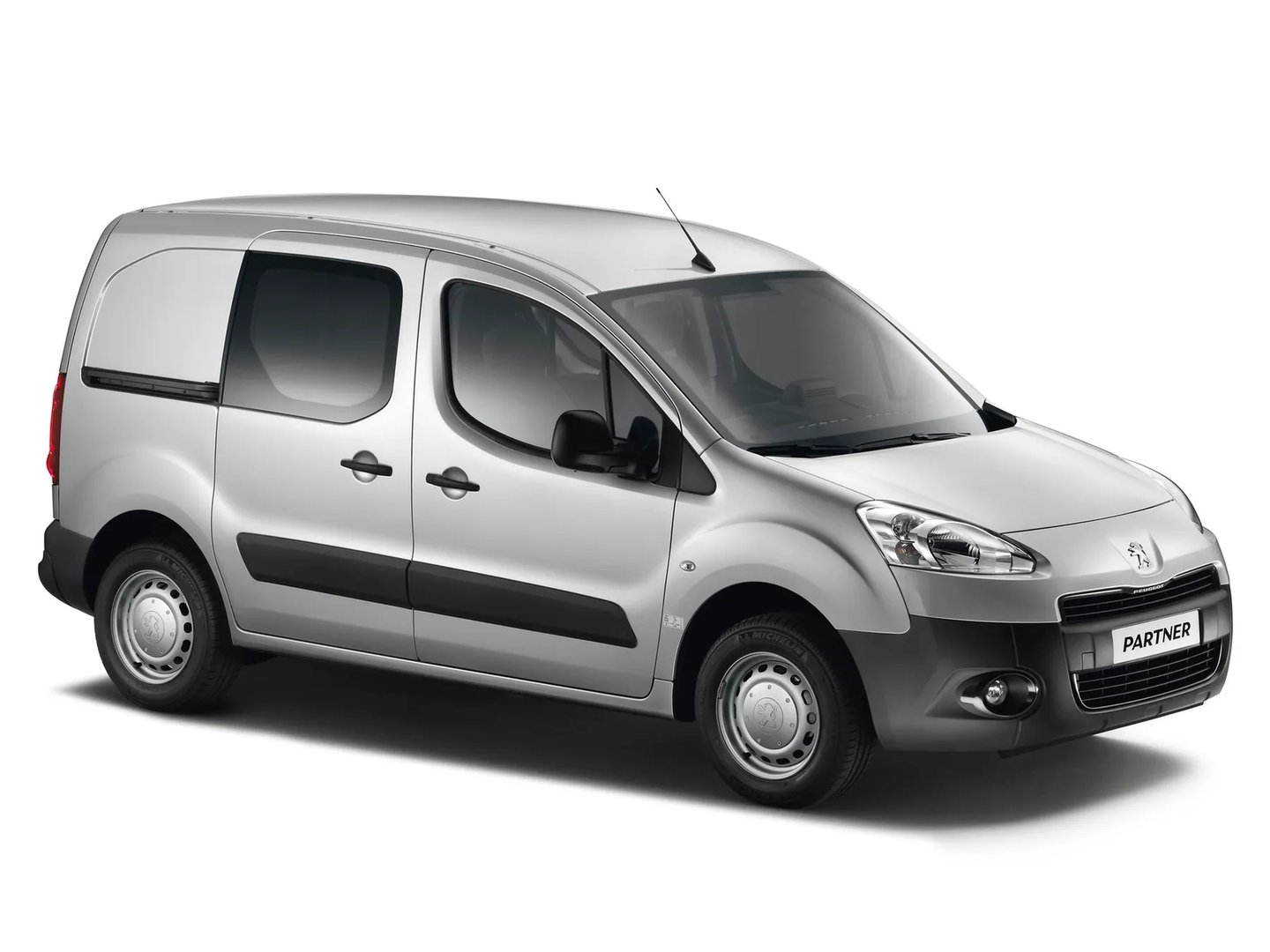 Peugeot_Partner_2_generation_restyling__Compact_Van__3.jpg