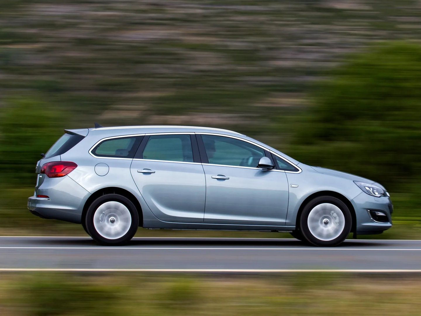 Opel_Astra_4_generation_restyling__Estate_5-door__11.jpg