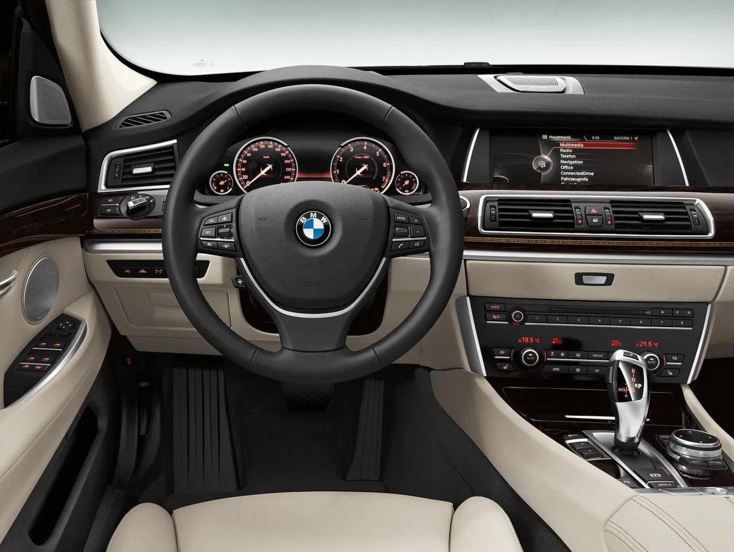 BMW_5_series_6_generation_restyling__Liftback__6.jpg
