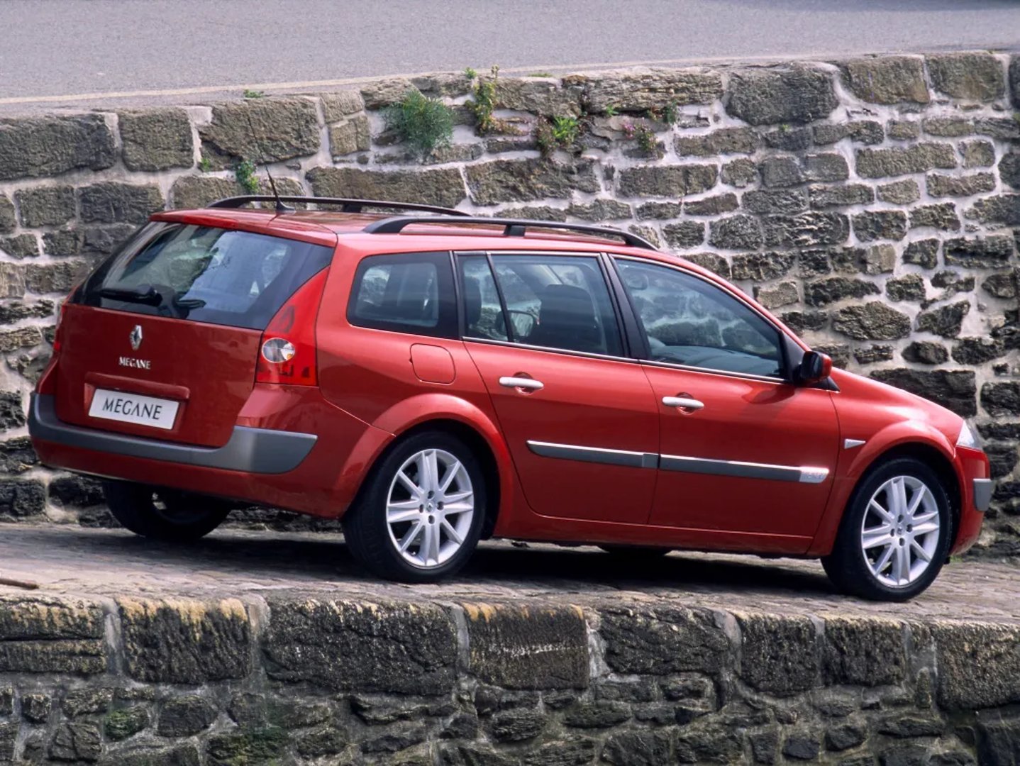 Renault_Megane_2_generation__Estate_5-door__5.jpg