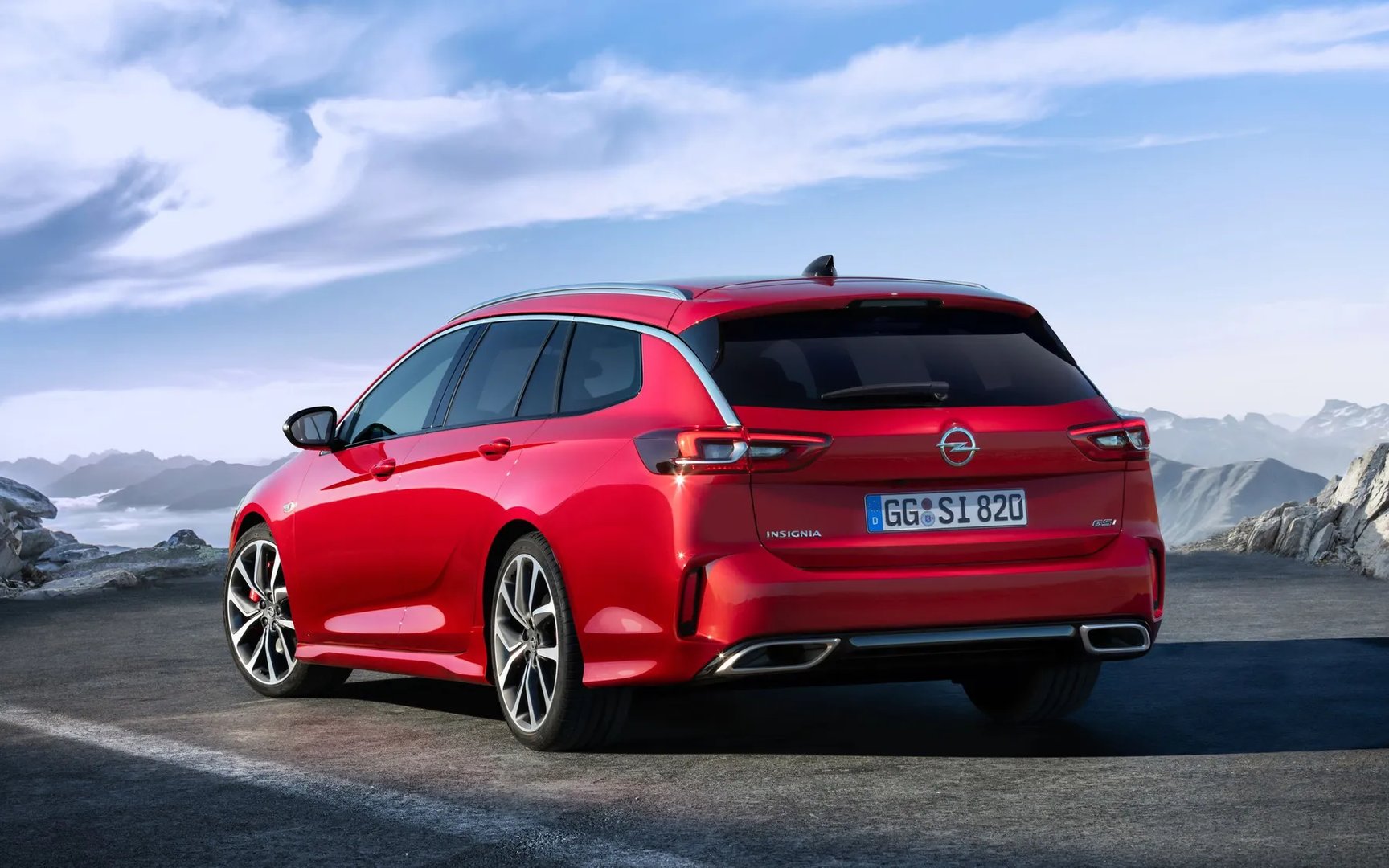 Opel_Insignia_GSi_2_generation_restyling__Estate_5-door__2.jpg