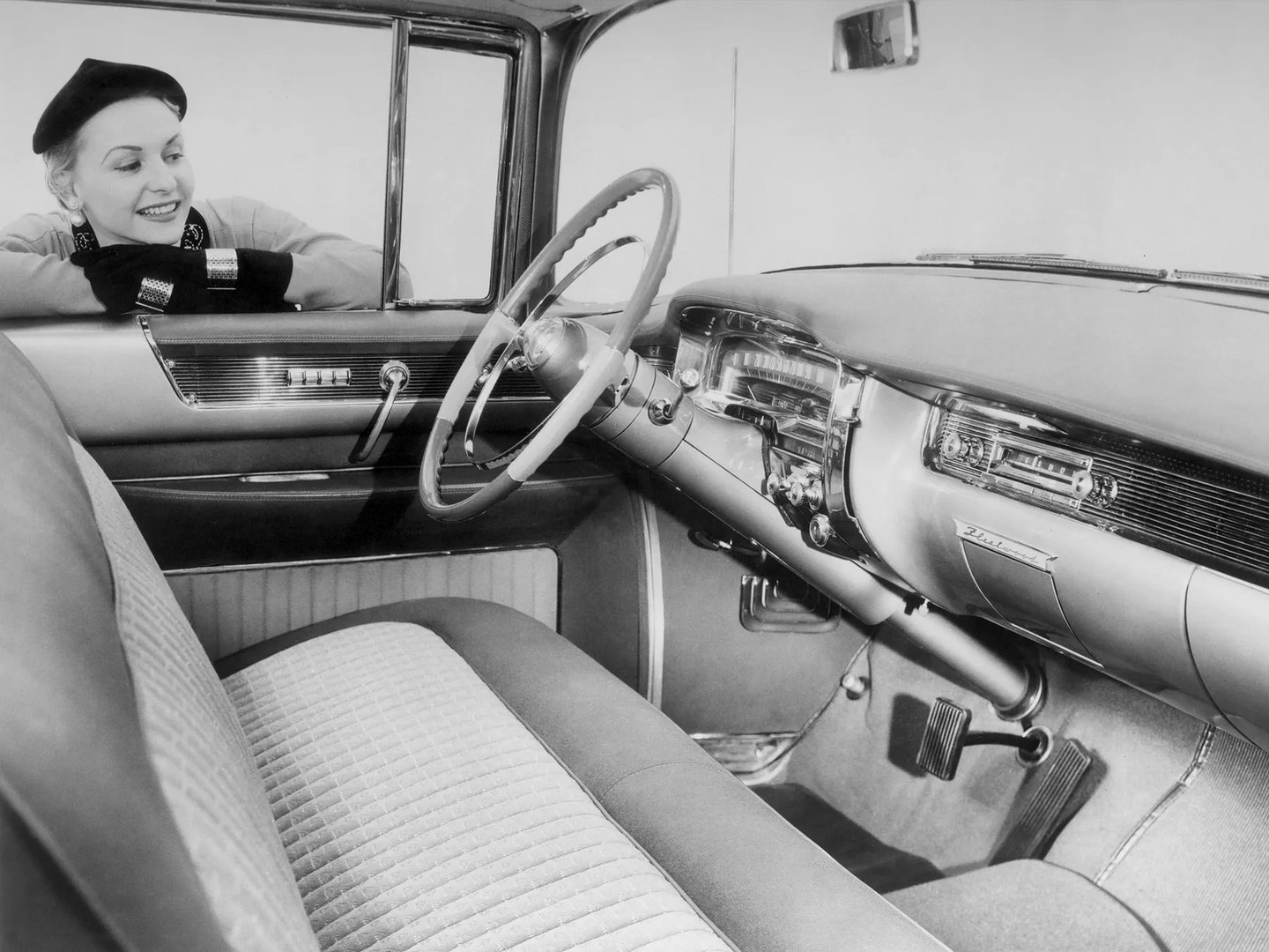 Cadillac_Sixty_Special_4_generation__Sedan__9.jpg