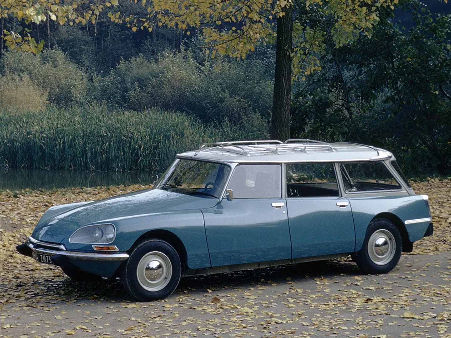 Citroen_DS_1_generation_restyling_2__Estate_5-door__2.jpg