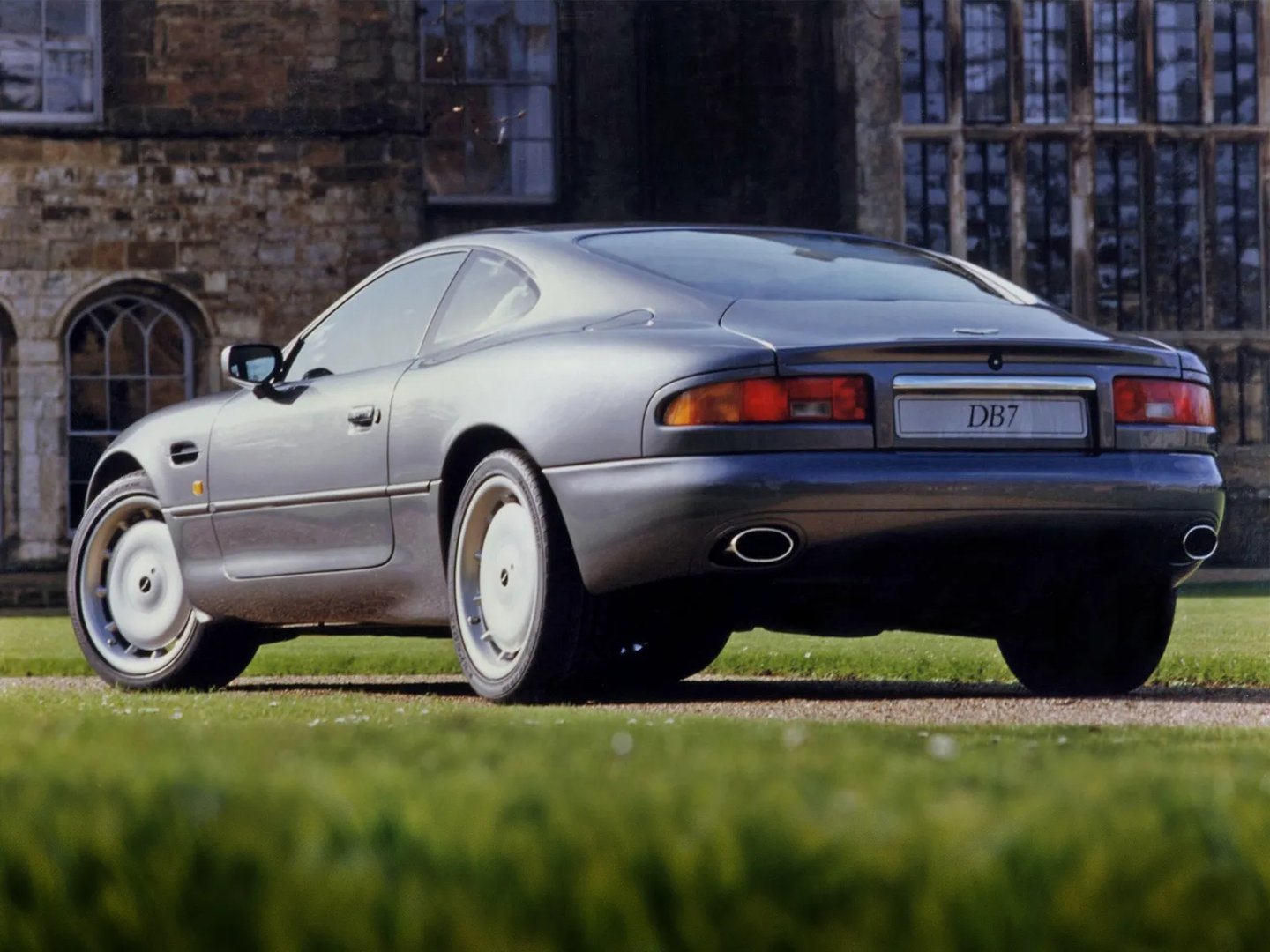 Aston Martin_DB7_1_generation__Coupe__5.jpg