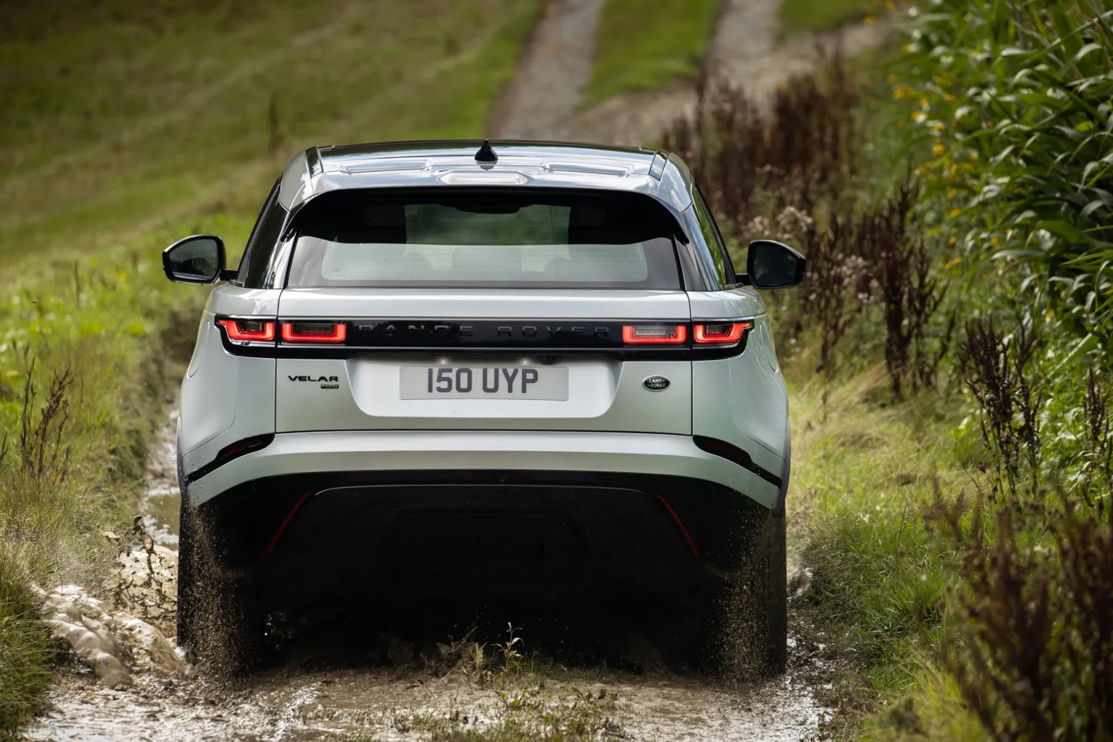 Land Rover_Range_Rover_Velar_1_generation__SUV_5-doors__5.jpg