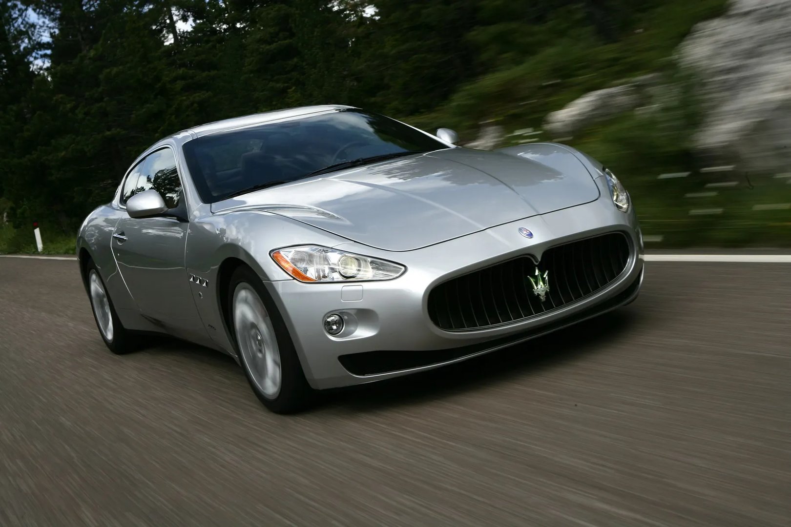 Maserati_GranTurismo_1_generation__Coupe__2.jpg