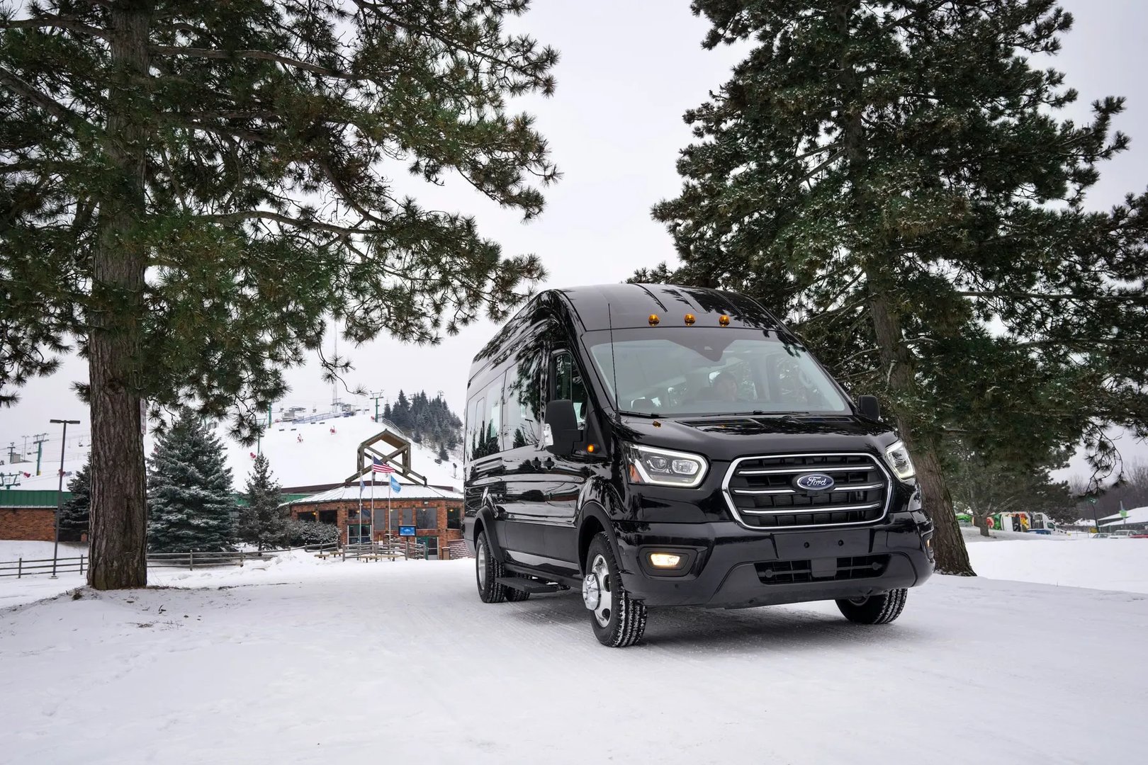 Ford_Transit_4_generation_restyling__Minivan__3.jpg