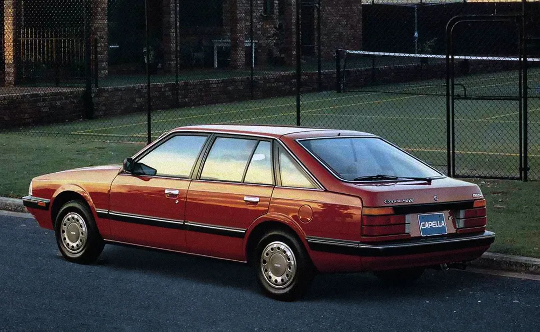 Mazda_Capella_3_generation__Hatchback_5-door__2.jpg