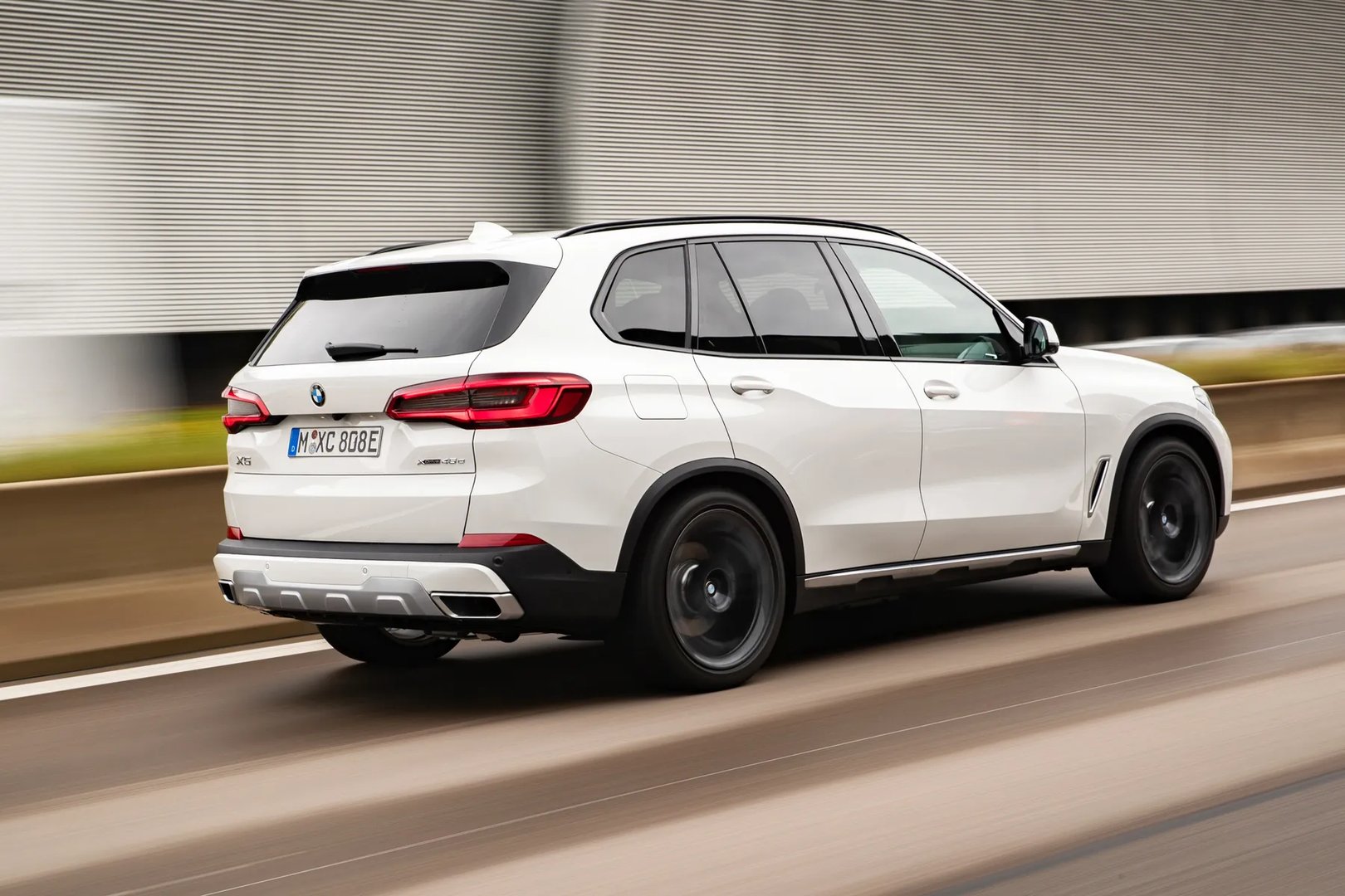 BMW_X5_4_generation__SUV_5-doors__13.jpg