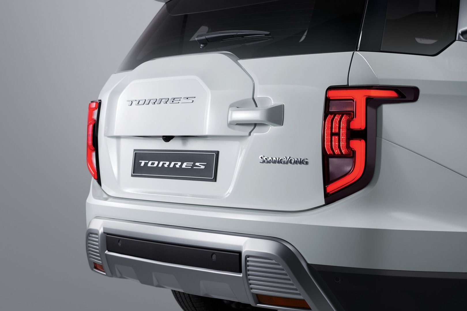 ssangyong_Torres_1_generation__SUV_5-doors__21.jpg